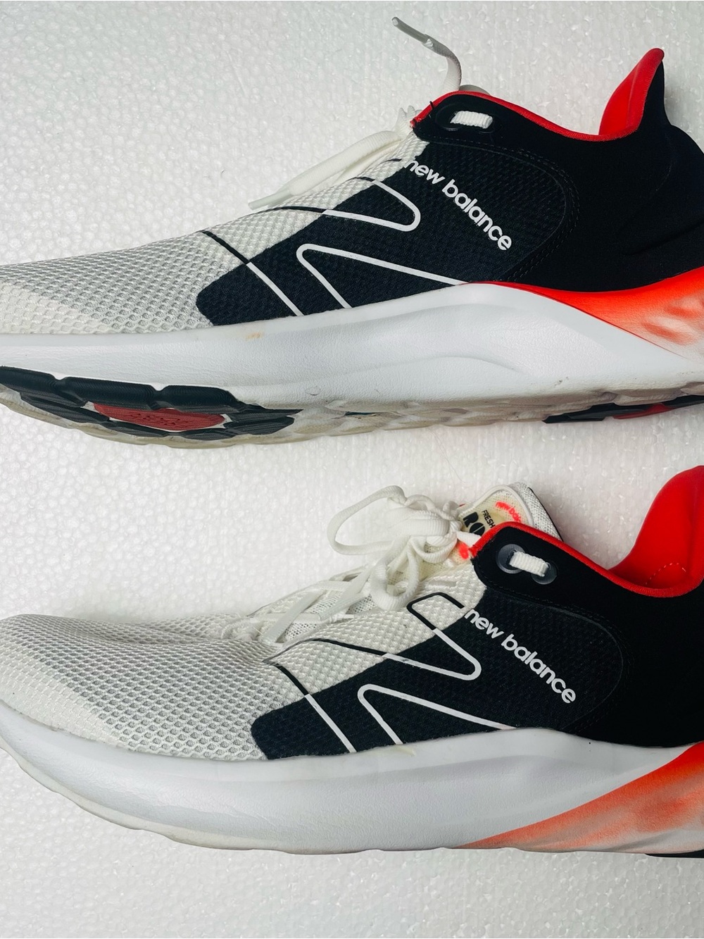 New Balance Men’s White Black Red Cushioned Running Sneakers
